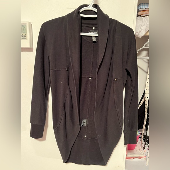 SEDUCTIVE BLACK CARDIGAN WITH DIAMOND SHAPED BEADS 🌟 - Picture 1 of 2